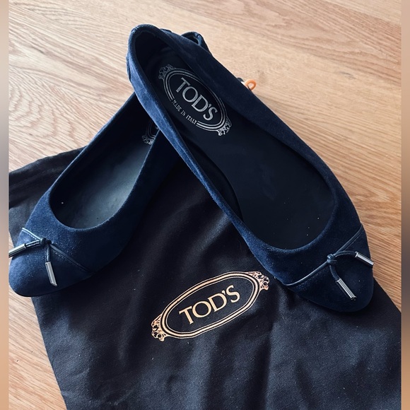 Tod's Shoes - TODS Tod's Dark Navy Blue Suede Ballerina Ballet Flats Almond Toe Tassels
